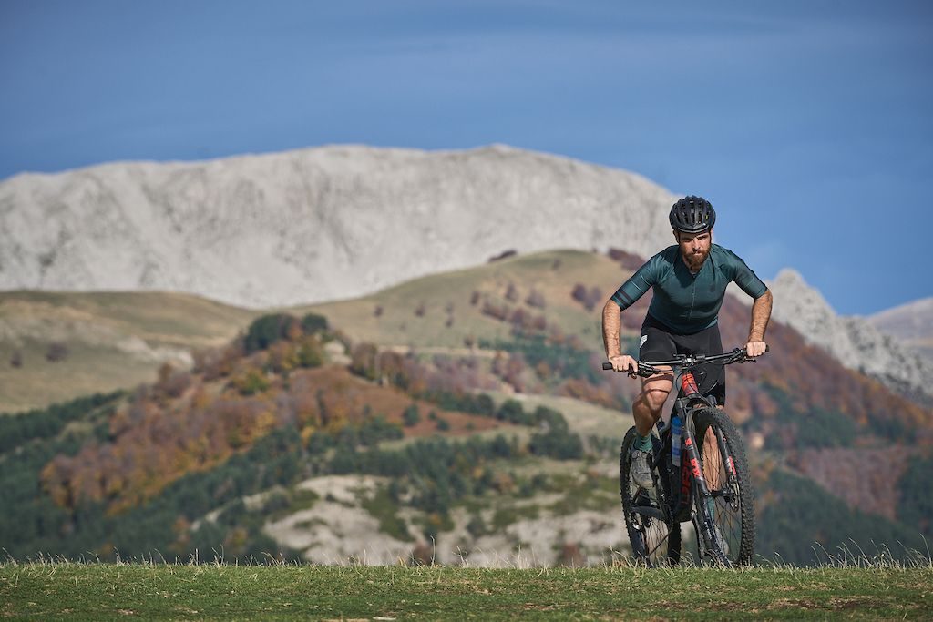 Larra-Belagua presenta su nuevo servicio de alquiler de bicicletas eléctricas